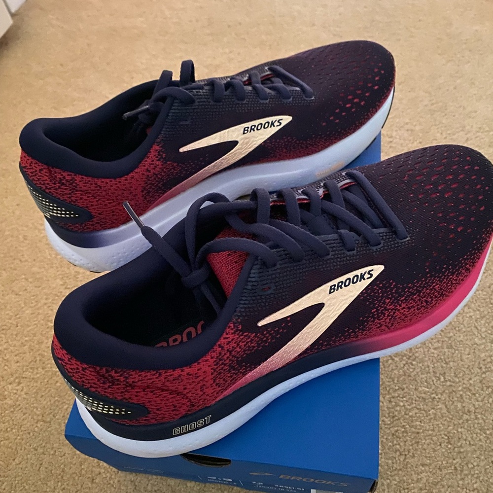 Like new-worn once-Brooks Ghost 16 women’s running shoes